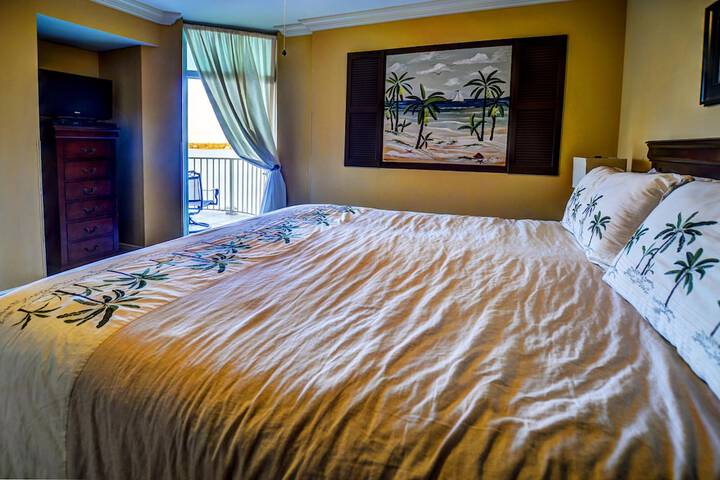 Room 33 of 51