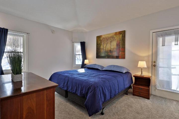 Skiers! Fox Hollow 2BR 2BA Condo Across from Pico, Minutes to Killington condo