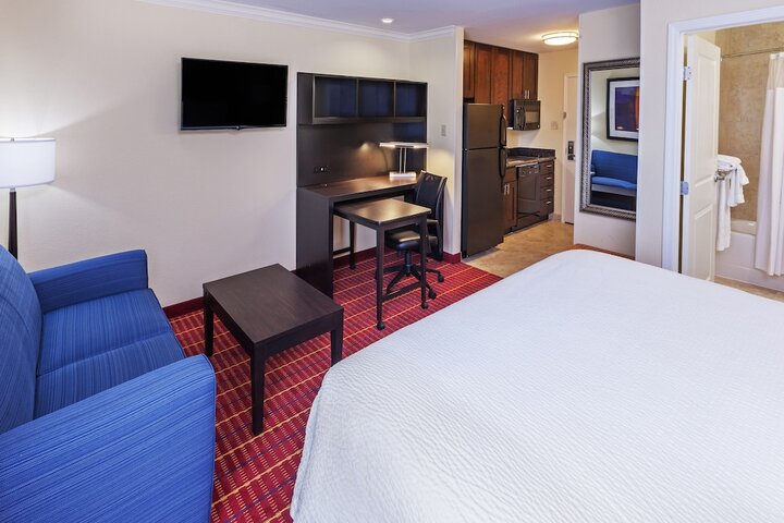 Room 11 of 20