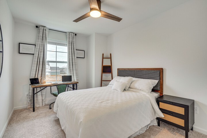 Great for Families! Townhome 9 Mi to Harpers Ferry