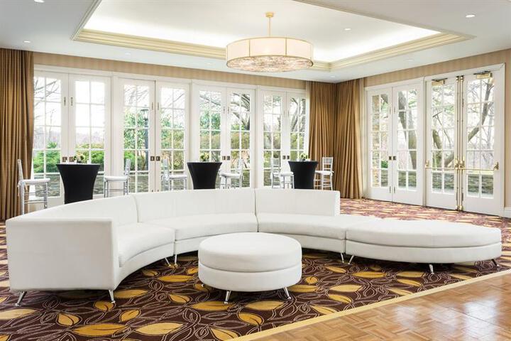 RENAISSANCE WESTCHESTER HOTEL