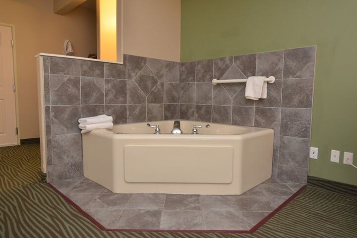 Hot Tub 46 of 47
