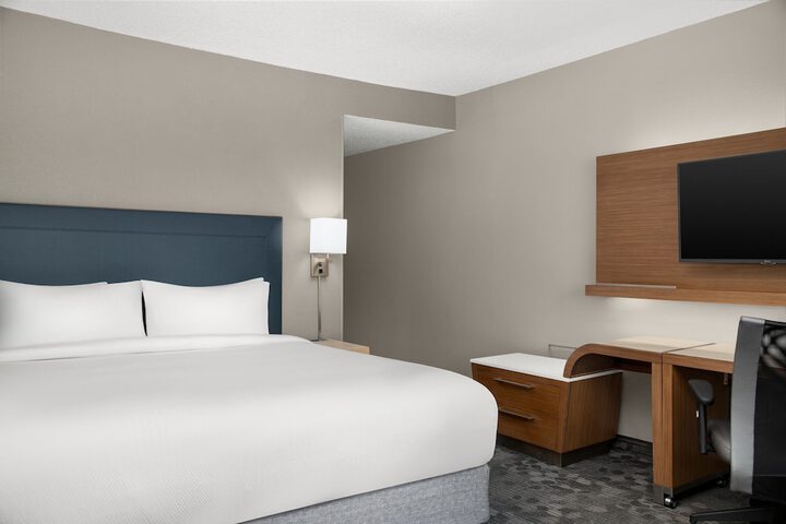 Room 15 of 37