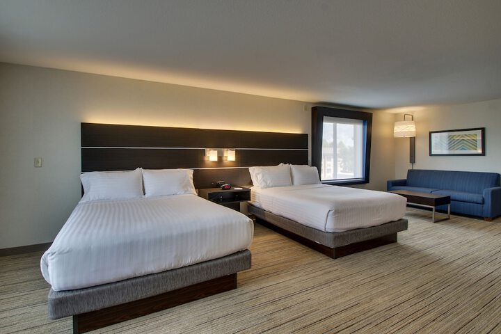 Holiday Inn Express & Suites Morris by IHG
