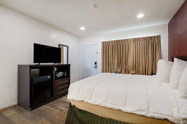 Room 17 of 30