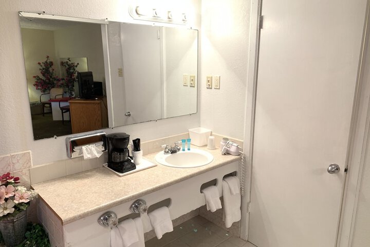 Room 275 of 334