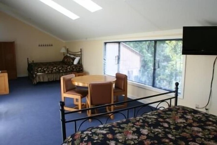 Room 15 of 48