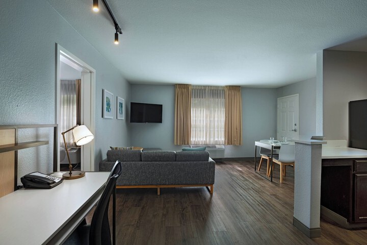 Room 19 of 30