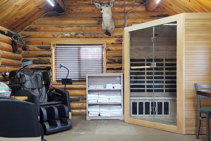 Elk Antler Inn