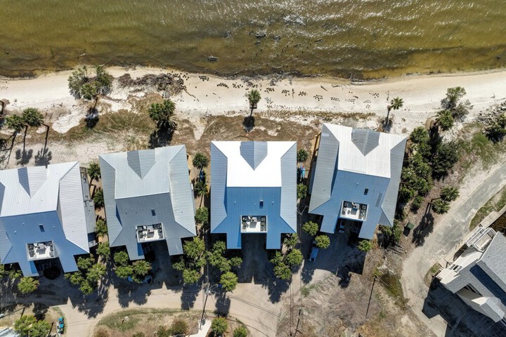 Beach & Pool Access at Condo on Cedar Key!