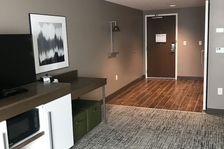 Room 16 of 50