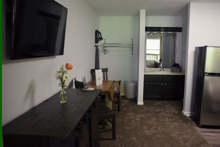 Room 28 of 66