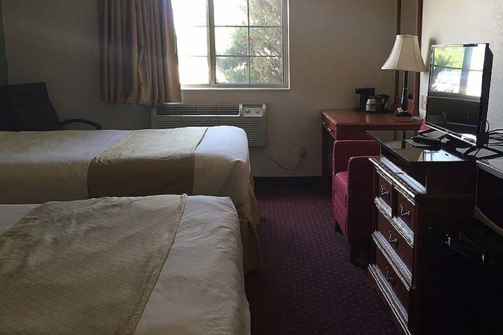 Room 17 of 27