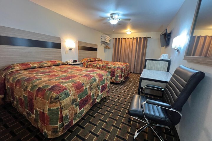 Deluxe Inn