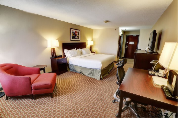 Room 34 of 82
