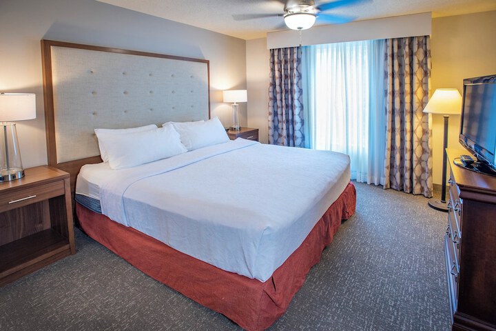 Room 5 of 13