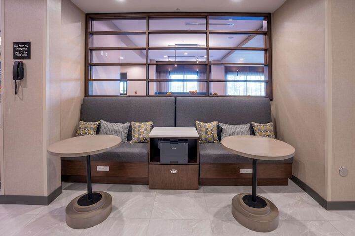 Business Center 42 of 43