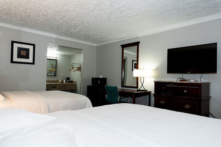 Room 16 of 16