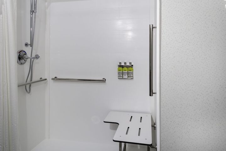 Room 15 of 36