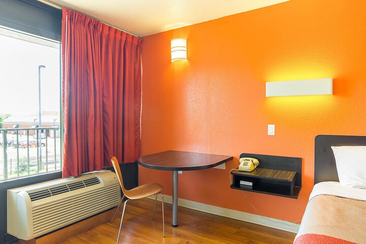 Room 48 of 51