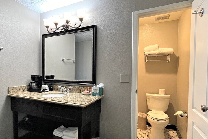 Room 25 of 61