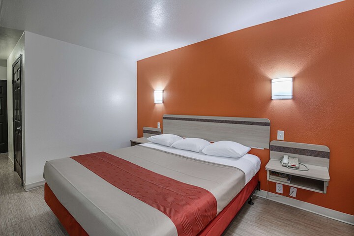 Room 28 of 31