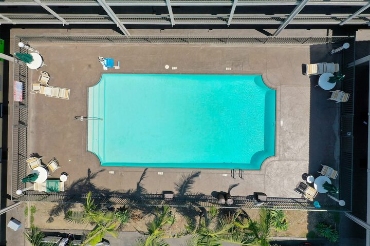 Pool 13 of 51
