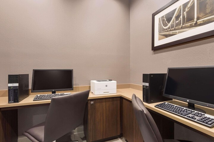 Business Center 15 of 15
