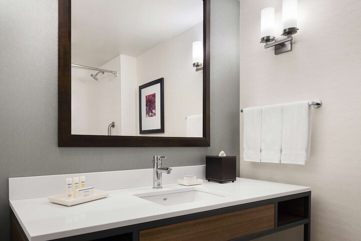 Hilton Garden Inn Providence Airport / Warwick