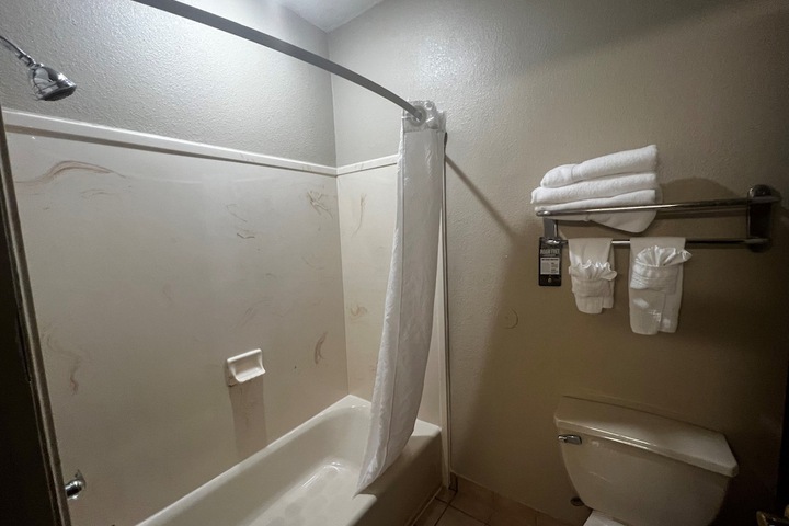 Room 13 of 30