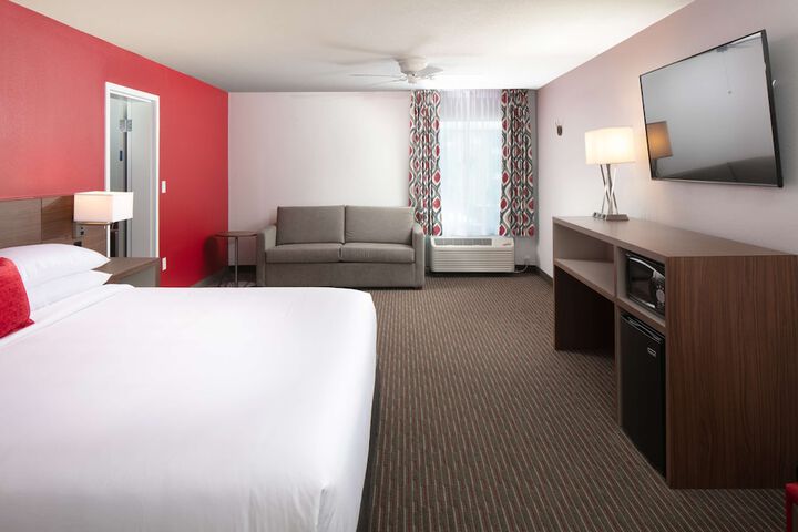 Room 32 of 76