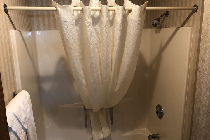 Room 6 of 25