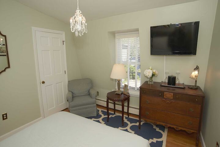 Room 80 of 183
