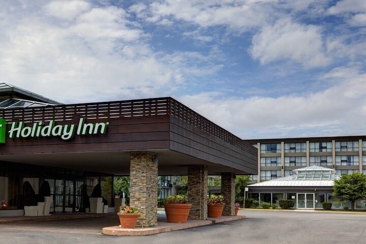 Holiday Inn Toronto Airport East by IHG
