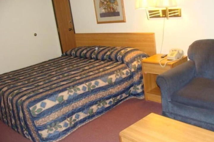 Room 32 of 40