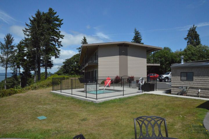 Hotel Exterior 172 of 181