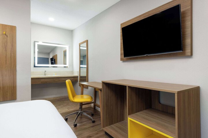 Room 18 of 40