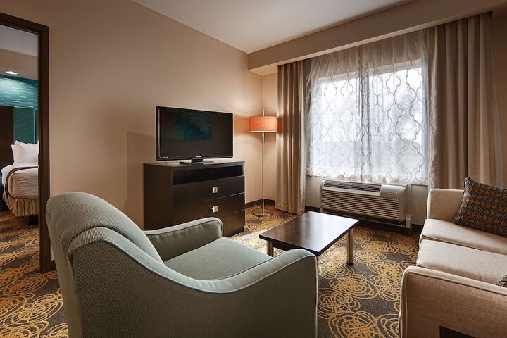 Room 9 of 16