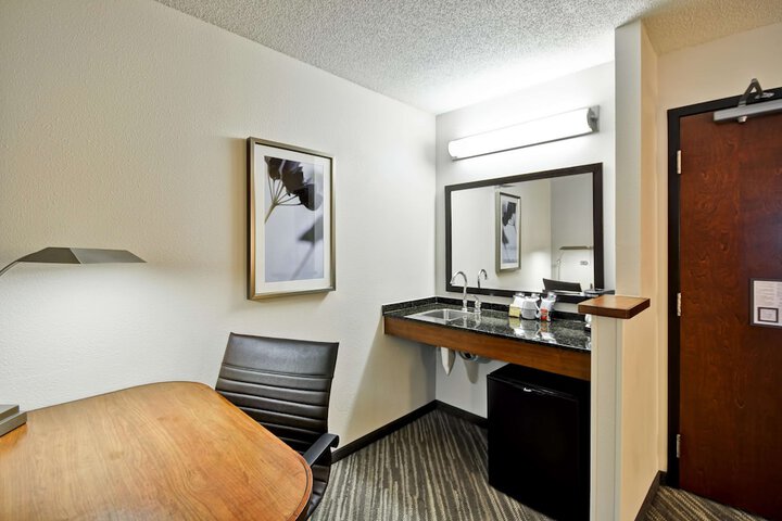Room 19 of 41