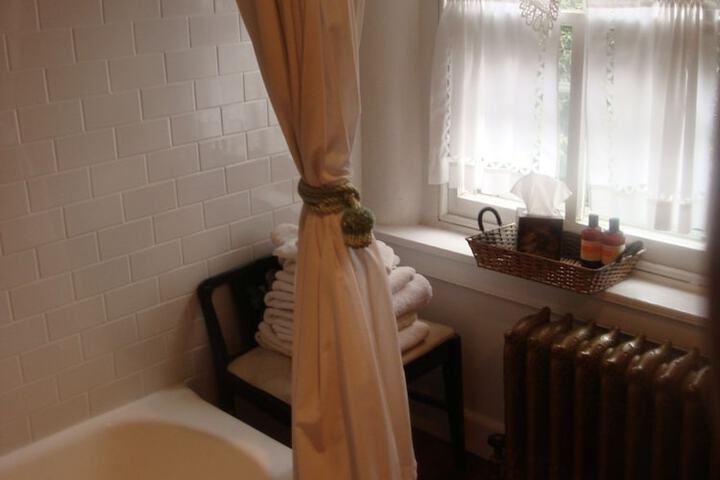 Room 35 of 51