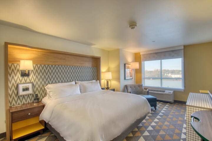 Room 32 of 57