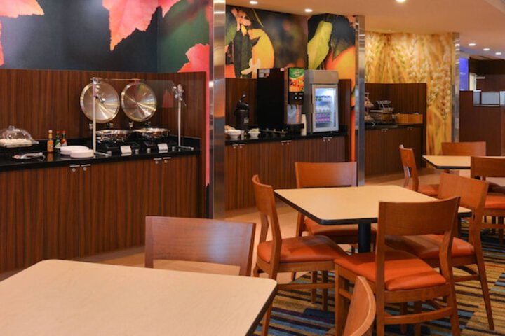 Breakfast/Coffee Service 48 of 62