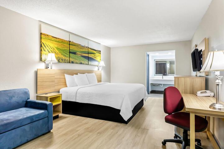 Days Inn by Wyndham Salina South