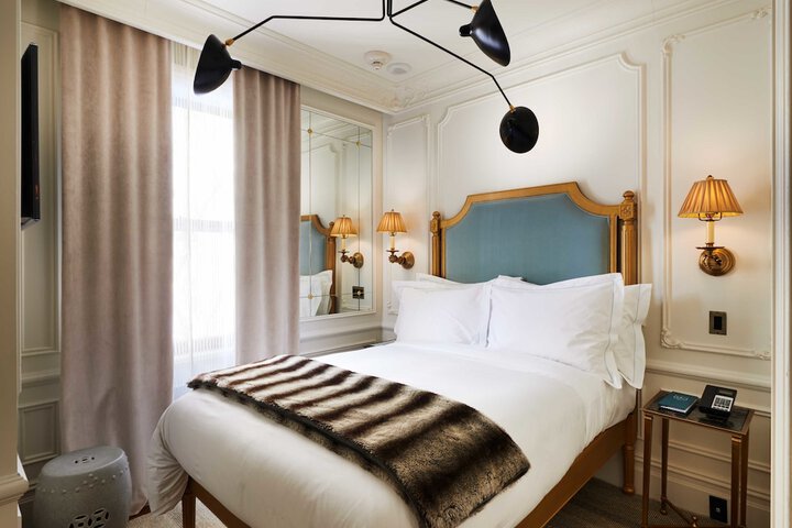 Room 16 of 27