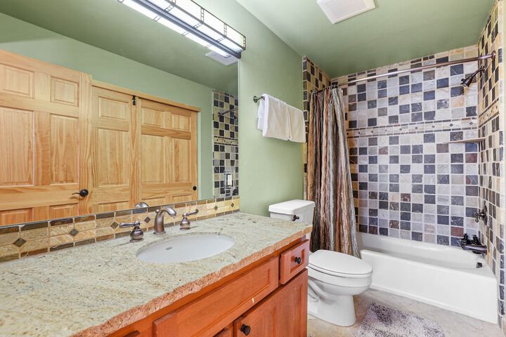 Room 122 of 190