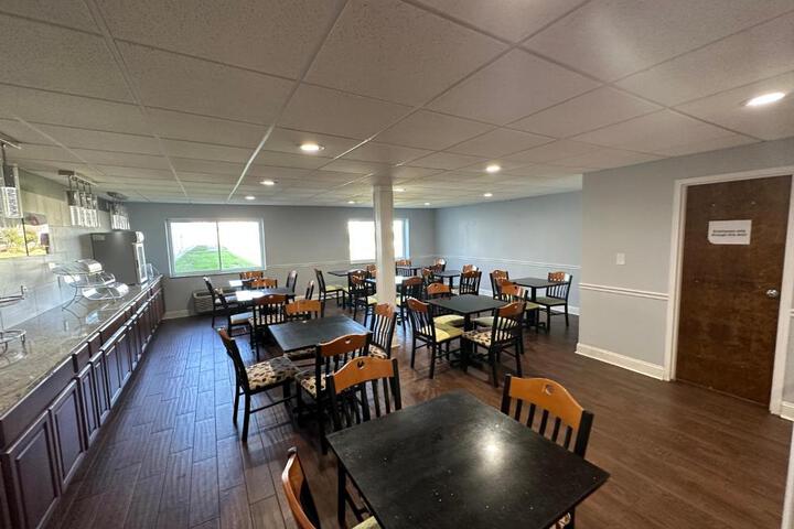 I65 studio suites