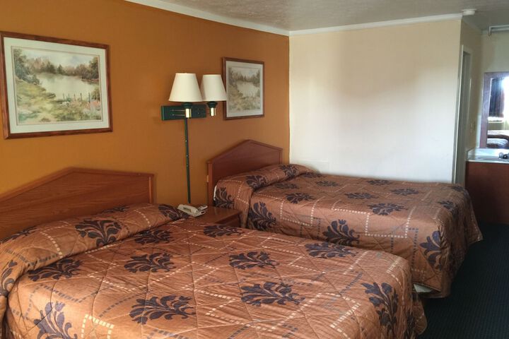Room 8 of 9