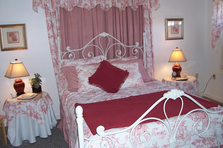Camelot Restaurant & Inn