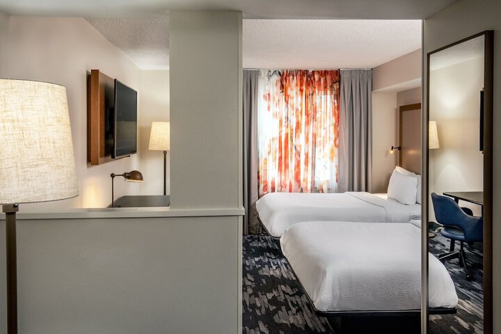 Room 17 of 32