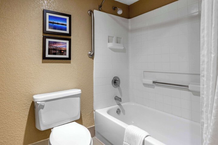 Comfort Inn Lathrop - Stockton Airport